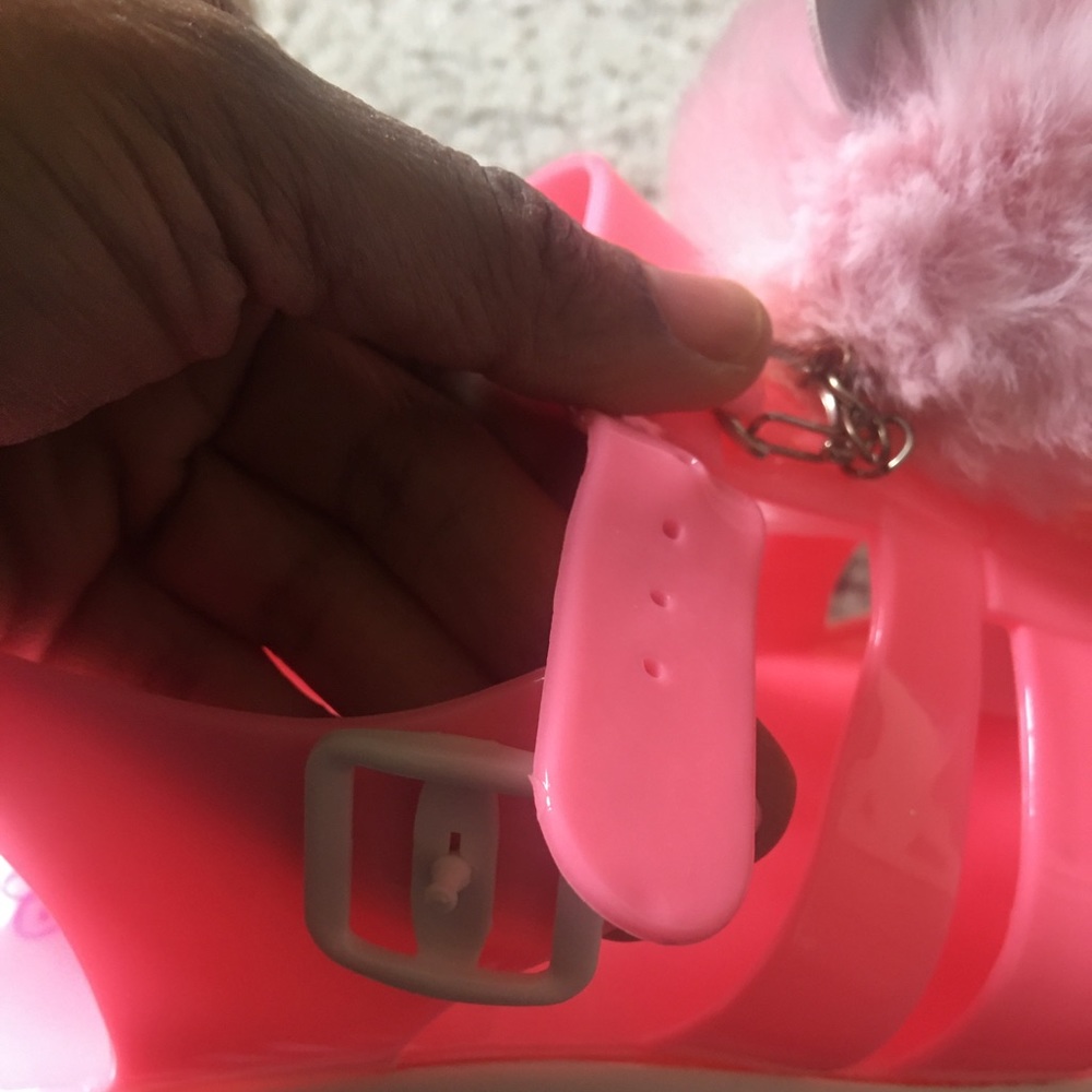 Adorable hot pink flat form jelly sandals w/unicorn Pom Poms - Picture 10 of 14